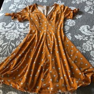 🐱 Mustard cat dress!